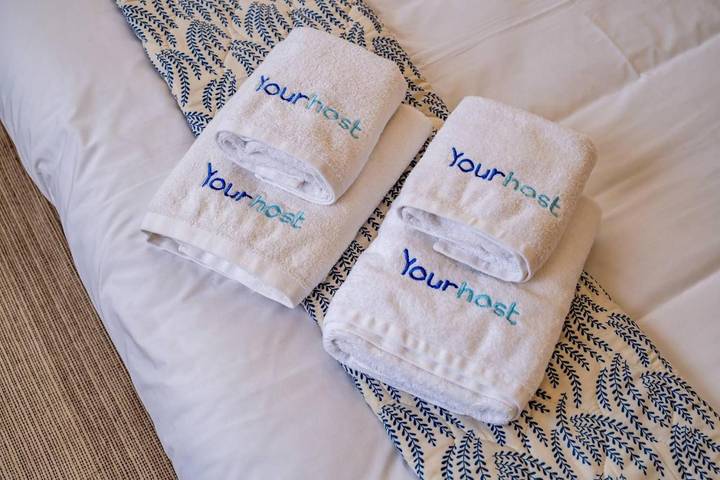 Gîte pour 2 personnes, avec piscine ainsi que jardin et terrasse dans Angeiras - 3