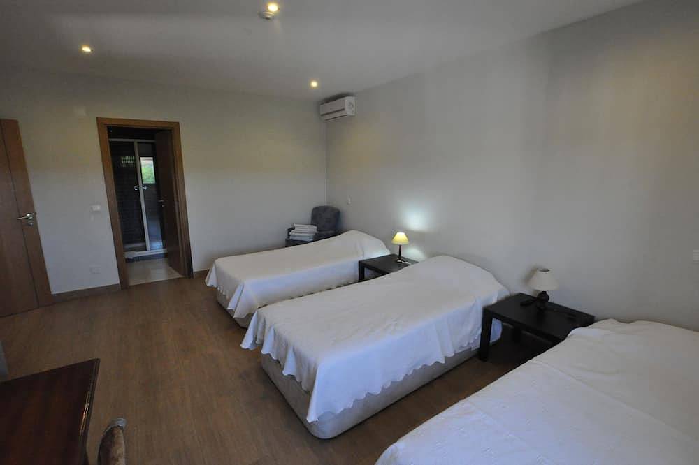 Haus mit 9 Schlafzimmern, 9 Bädern, Klimaanlage, beheiztem Pool auf Anfrage, gim. in Silves, Faro Distrikt