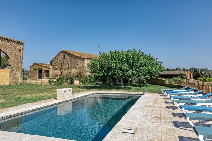 Apartamento de vacaciones para 6 personas, con jardín en Baix Empordà - 2