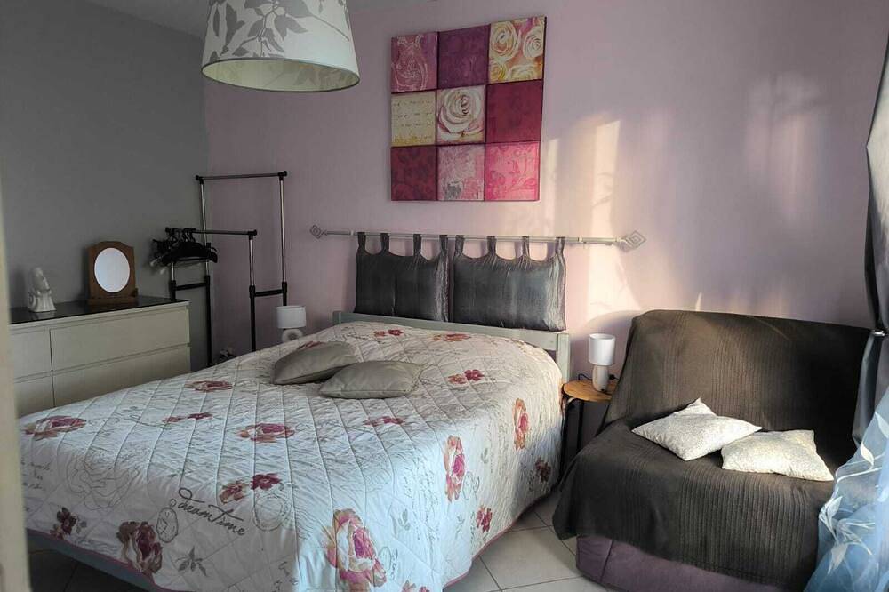Gîte \"Le Petit Hortensia\" avec terrasse, proche Montreuil sur Mer in Sorrus, Région de Montreuil
