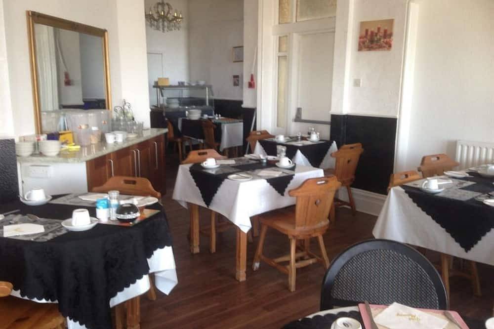 Entire apartment, Family Apartment Wet room Disabled Access at The W in Blackpool Pleasure Beach, North West England