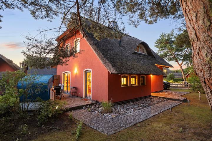 Ferienhaus für 8 Personen, mit Terrasse und Garten sowie Sauna