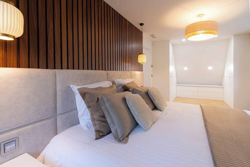 Villa \"La Bihourdière\"-Propriété d'exception sur parc arboré et piscine chauffée in Mézy-sur-Seine, Yvelines
