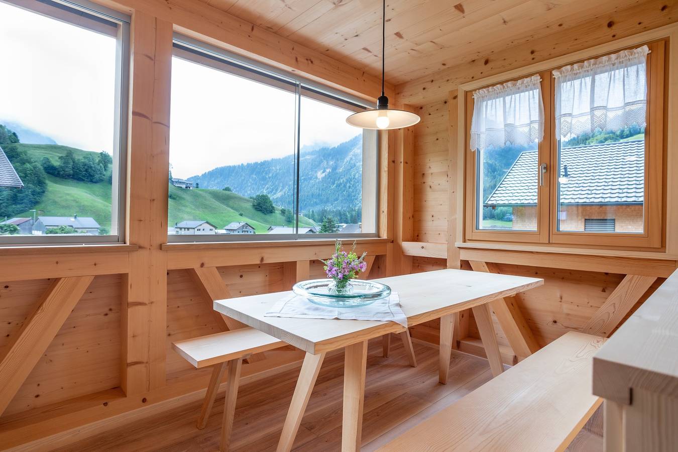 Appartamento intero, Appartamento 'Haus Hoalp' con vista sulle montagne, terrazza condivisa e Wi-Fi in Au, Bregenzerwald