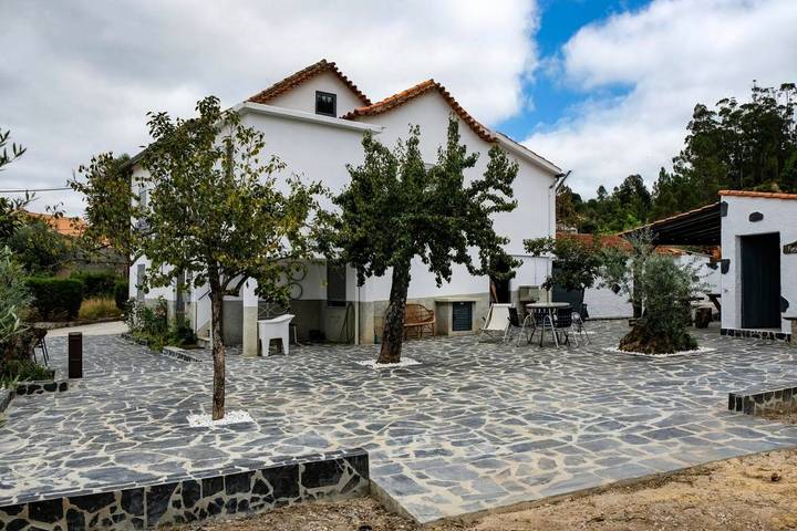 Gîte pour 2 personnes, avec vue ainsi que jardin et terrasse dans Góis - 4