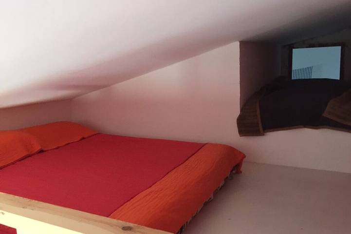 Appartamento intero, Apartment on one of the most magical bays in Cadaques. Pet friendly! in Platja Es Caials (Cadaques), Cadaques