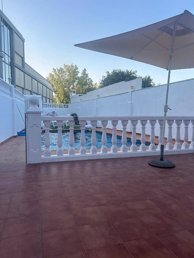 Five-Bedroom House in Navalón, Anna