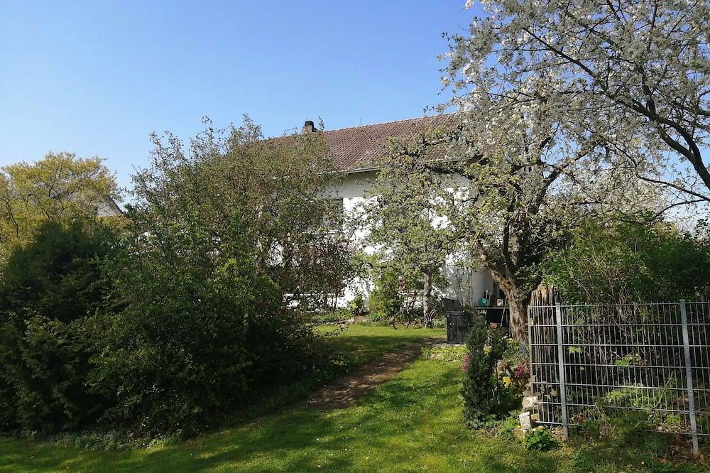Ganze Wohnung, Große Ferienwohnung in Sinbronn mit Garten in Dinkelsbühl, Romantische Straße