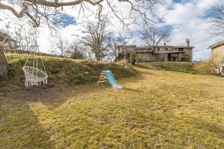 Casa rural para 8 personas, con jardín, Se admiten mascotas en Berguedà - 2