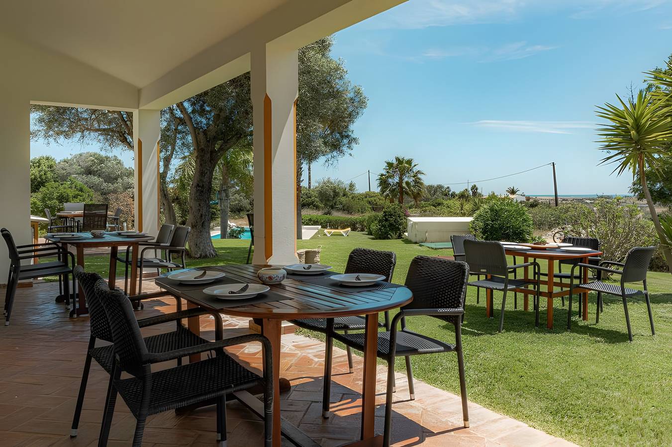 Magnólia – Villa privada com piscina aquecida, spa e vista natureza - perto da praia e golfe in Mexilhoeira Grande, Distrito de Faro