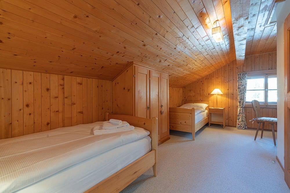 Chesa Muot Mulin – Charming House with Garden & Open Views in Bregaglia, Alpes de la Bernina