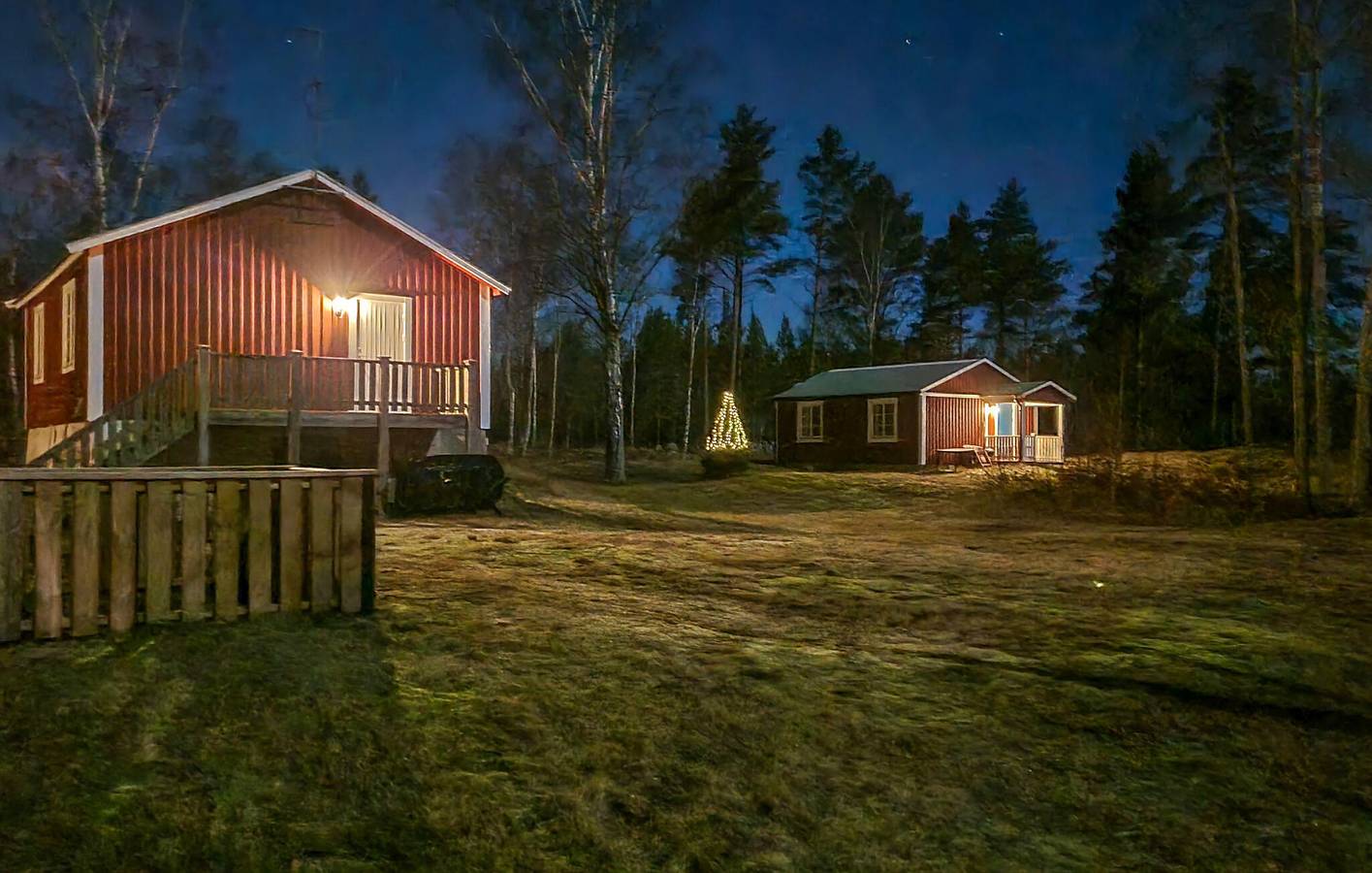 Hus för 5 Personer med trädgård in Svenska Östersjön