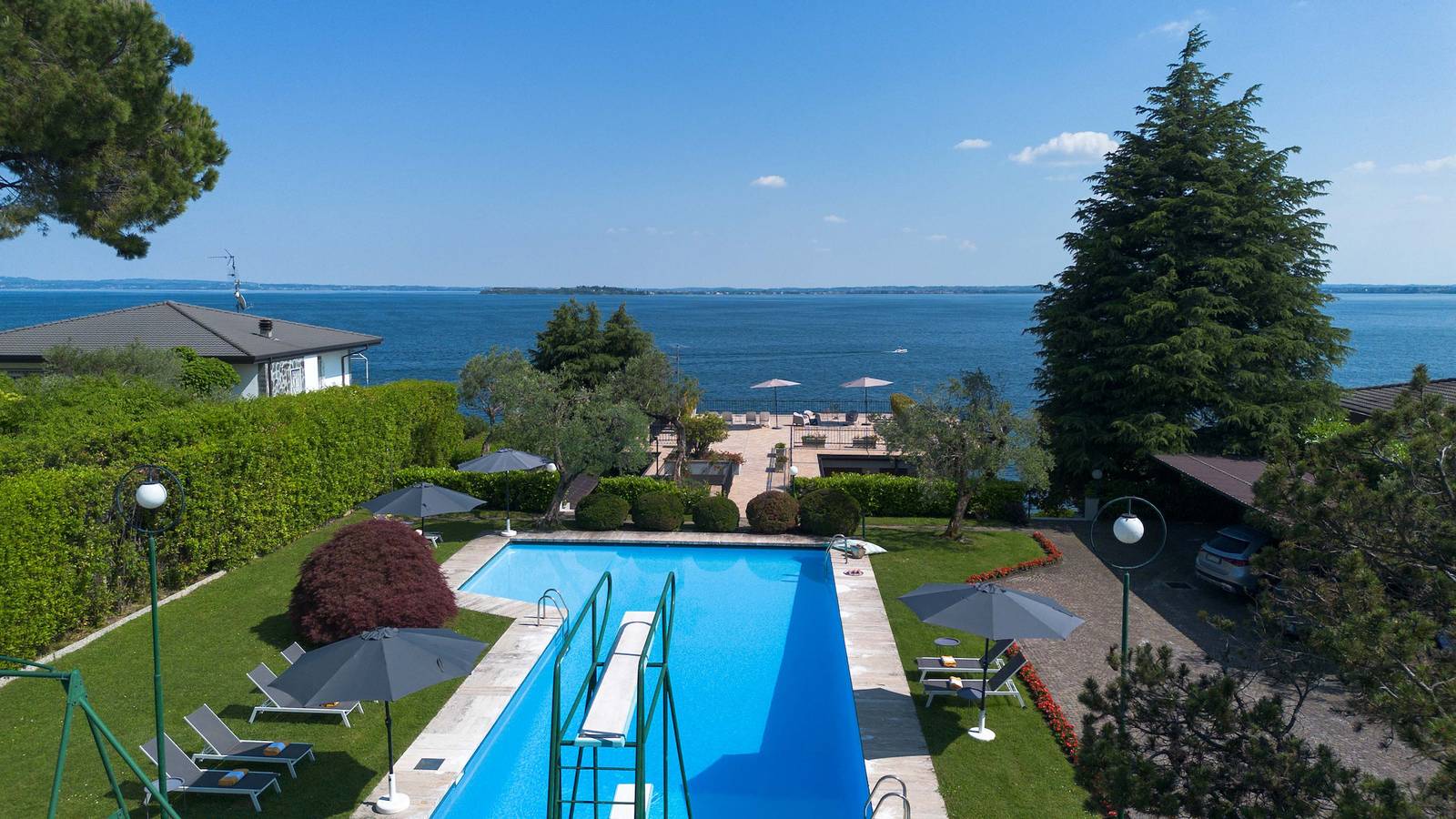 Villa Dolcelago Lake front in Moniga del Garda, Prealpi Gardesane