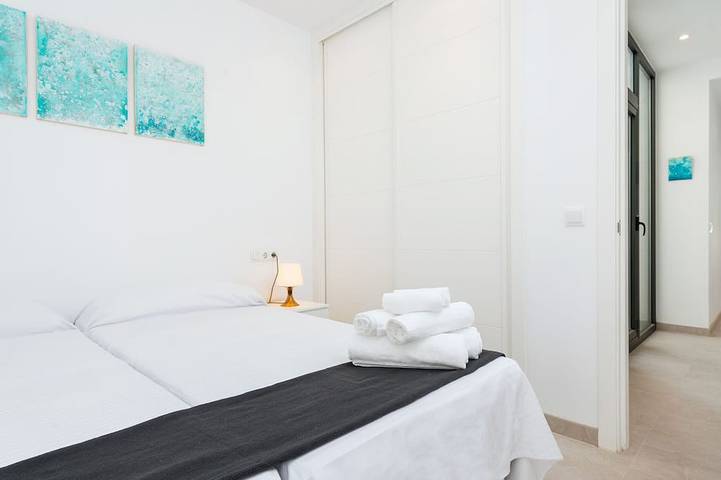 Ferienwohnung für 5 Personen, mit Balkon und Garten in Cala Sant Vicenc - 4