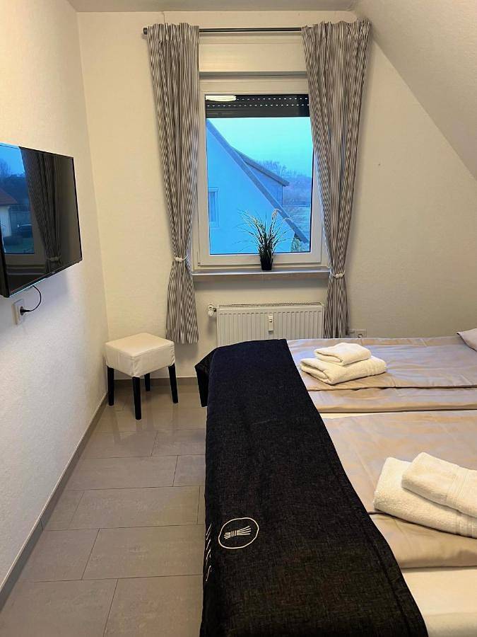 Ferienwohnung für 3 Personen, mit Balkon und Terrasse sowie Garten und Ausblick in Hagenburg - 3