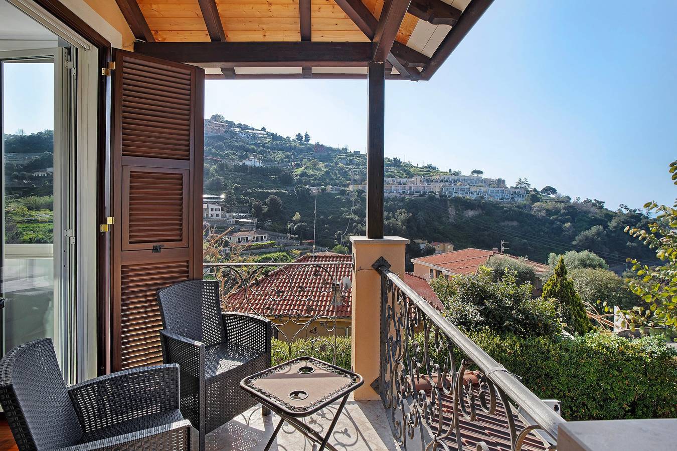 Villa Vallegrande mit Meerblick, Wlan und Klimaanlage in Ospedaletti, Ospedaletti Gemeinde