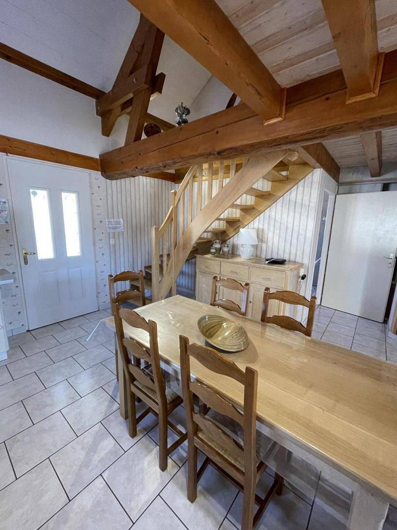 Gîte avec jardin et Wifi, 1000m de la rivière in Saint-Maurice-Crillat, Jura