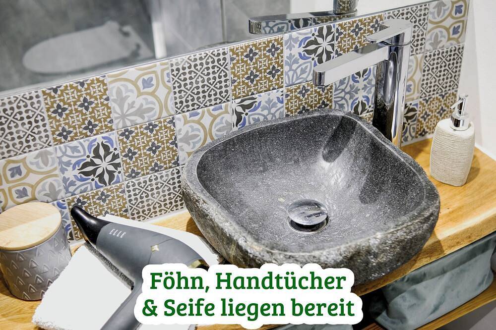 Ganze Wohnung, Daines Oase, ruhig, Tiefgarage, Terrasse, nahe Düsseldorf in Alt-Erkrath, Erkrath