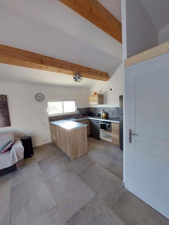 Gîte pour 4 personnes, avec vue et jardin ainsi que piscine et balcon à Sussargues - 2