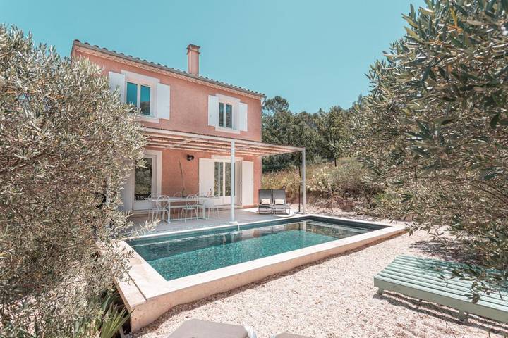 Maison de vacances pour 6 personnes, avec Terrasse et Jardin ainsi que Piscine et Sauna