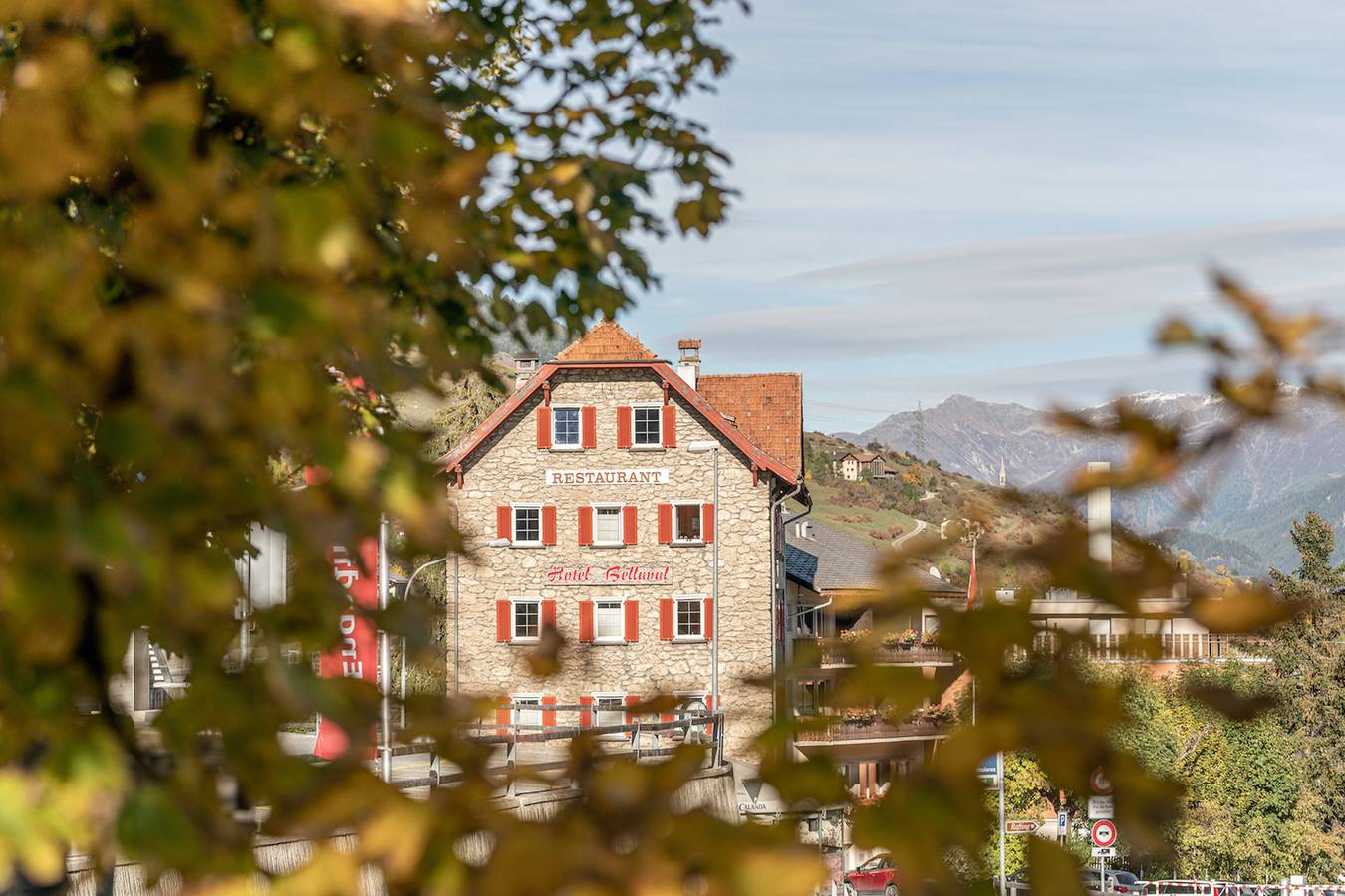 Hotel Bellaval - Familienzimmer mit Stockbett und Trenntüre (20 qm) in Scuol, Unterengadin