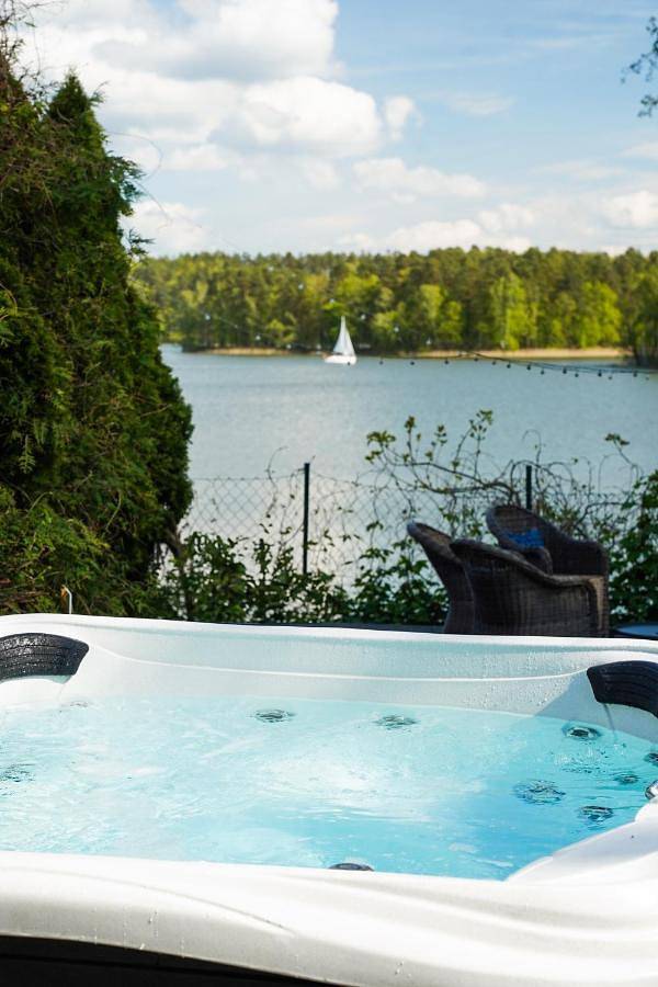 Apartament wakacyjny dla 4 osób, z widok na jezioro i ogród, zwierzęta dozwolone w Ruciane Nida