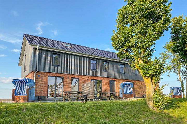 Ferienwohnung für 2 Personen, mit Terrasse und Garten sowie Sauna in Nordstrand