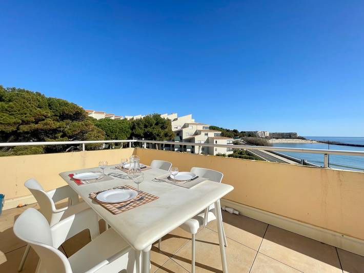Appartement entier, Appartement 2 pièces avec terrasse 25m² et parking à 50m de la plage in Sète, Côte méditerranéenne (France)