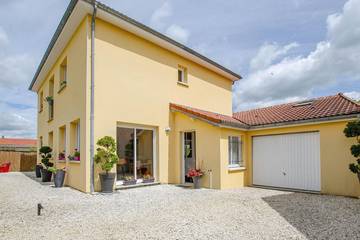 Location de vacances pour 10 personnes, avec jardin dans Lac d'Amance