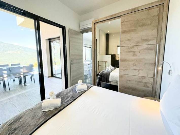 Gîte pour 10 personnes, avec jardin et piscine, adapté aux familles à Viggianello - 3