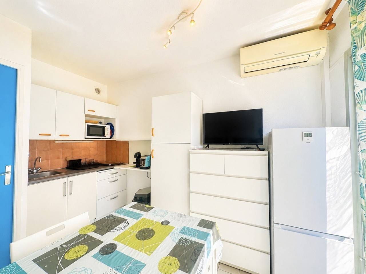 Appartement entier, Studio cabine avec climatisation et parking, proche plages in Sète, Côte méditerranéenne (France)