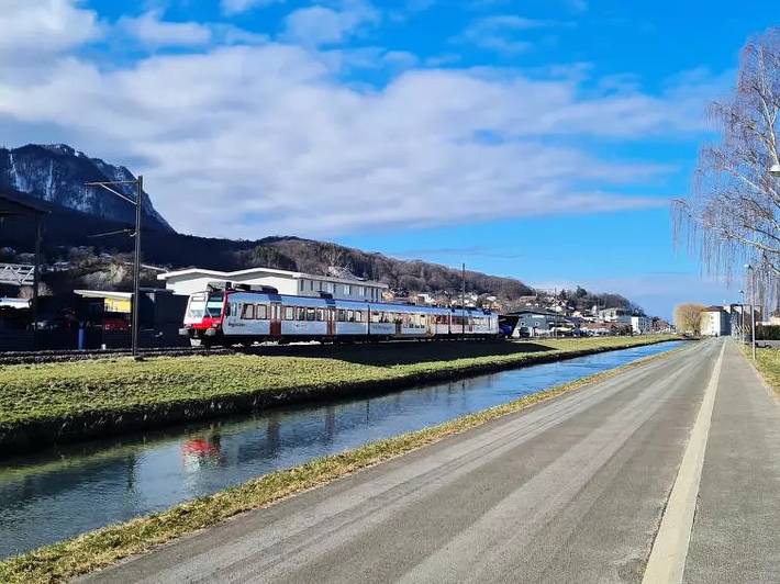 Location de vacances pour 6 personnes, avec terrasse à Port-Valais