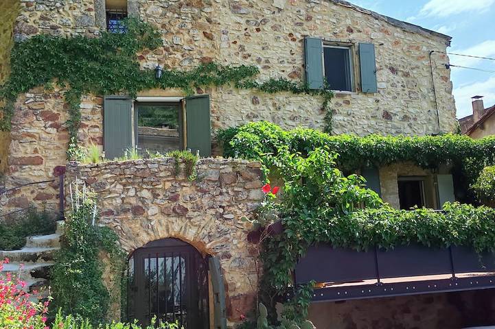 Location de vacances pour 5 personnes, avec balcon et jardin, animaux acceptés à La Capelle-et-Masmolène