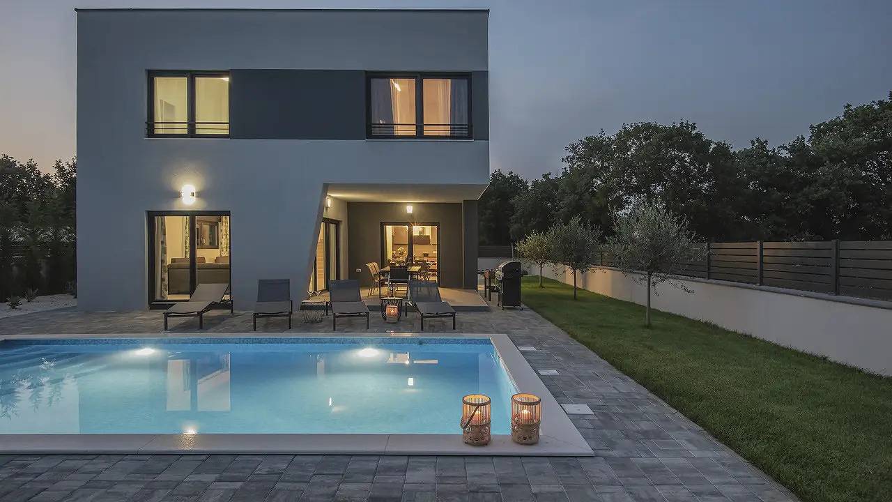 Villa für 8 Personen mit Terrasse in Sisan, Südküste Istrien