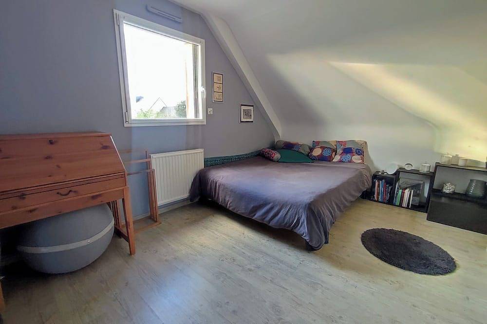 Family house 6 pers, heated pool garden / 10 min Vannes, Gulf and ocean in Theix-Noyalo, Côte des Mégalithes