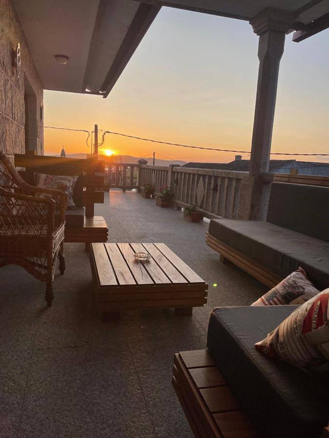 Apartamento para 10 personas, con Balcón y Terraza además de Jardín y Piscina en Meaño