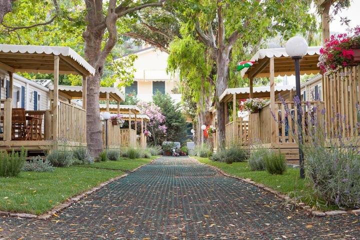 Bungalow für 4 Personen, mit Terrasse und Garten sowie Kinderpool an der Ligurische Küste - 2