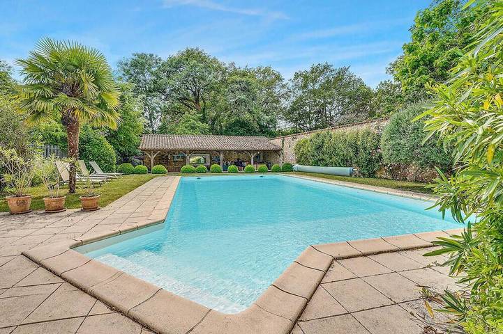 Location de vacances pour 10 personnes, avec Jardin à Nieul-le-Dolent