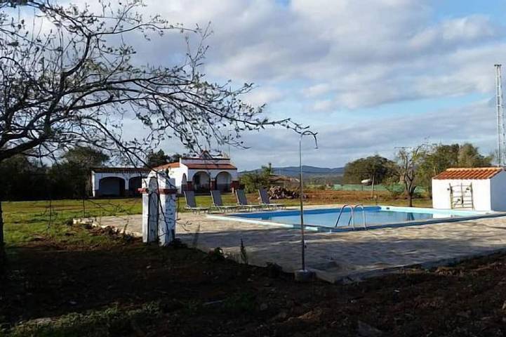 Casa rural para 4 personas, con jardín y piscina en Tierra de Mérida - Vegas Bajas