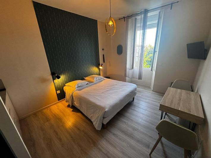 Location de vacances pour 2 personnes, avec vue et terrasse, animaux acceptés dans Gare De La Couronne Carro