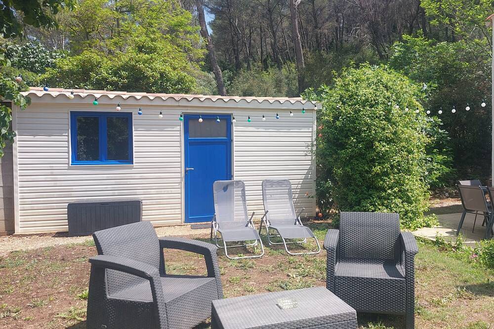Chalet Pour 2 Personnes au Cœur de la Pinède Entre Aix-en-provence et Marseille in La Bouilladisse, Marseille und Umgebung