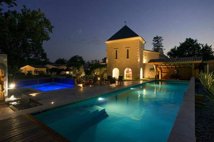 Hôtel pour 2 personnes, avec jardin ainsi que piscine et jacuzzi à Saint-Médard-d'Eyrans