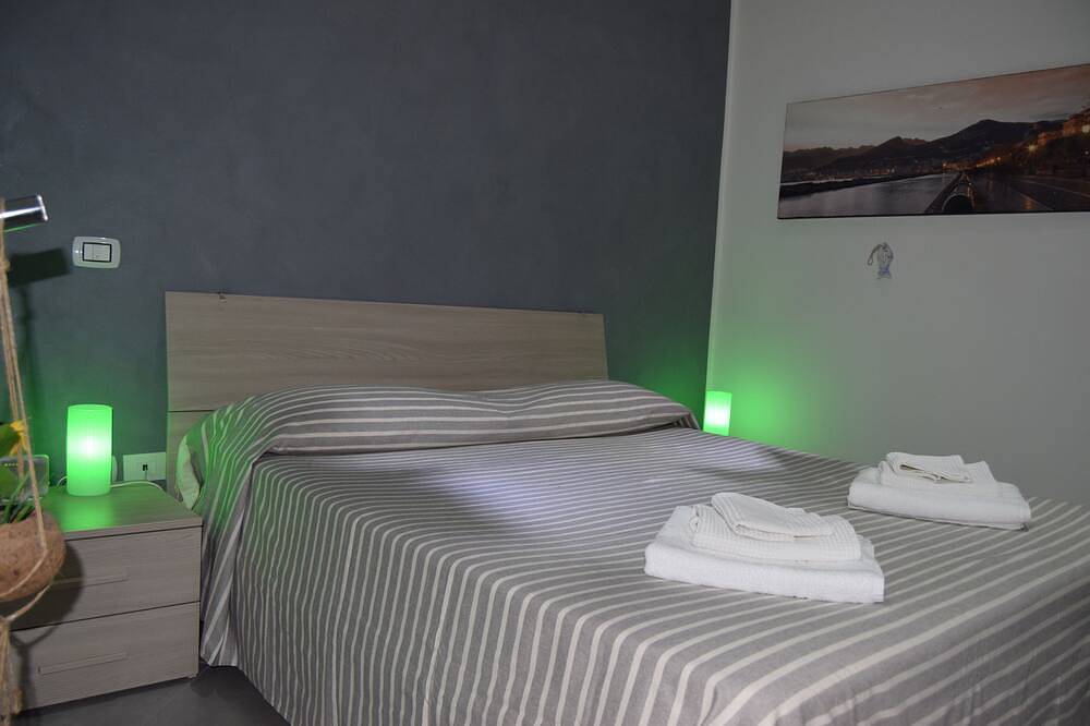 Geheel appartement, Onafhankelijk appartement in de buurt van de zee in Salerno, Tyrrhenische kust Campania