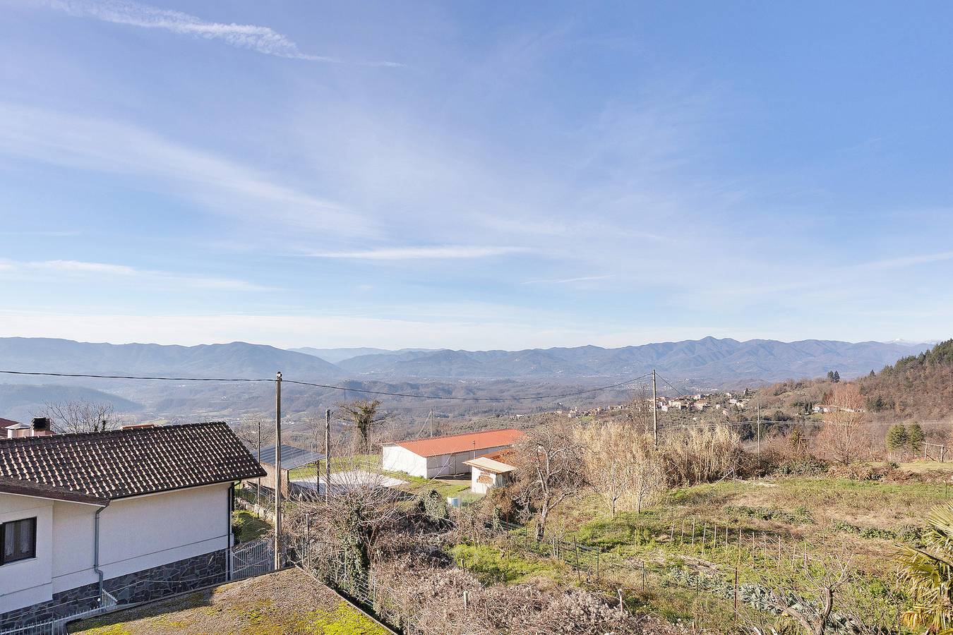 Holiday Home 'La Casa di Andrea in Lunigiana' with Private Terrace, Shared Garden and Balcony in Agnino, Fivizzano