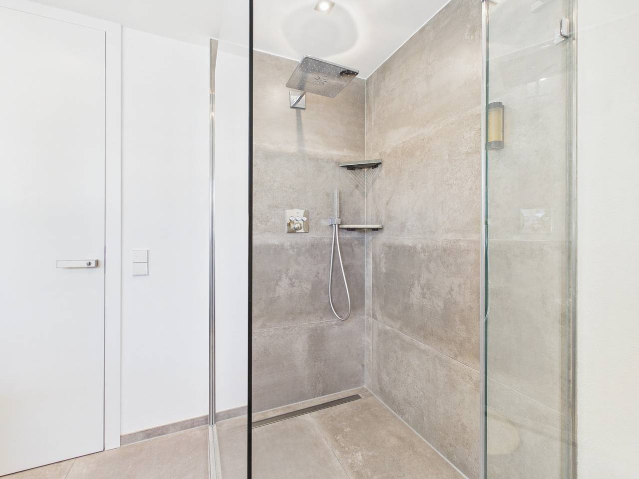 Stijlvolle 6-persoons villa met sauna en privé parkeerplaatsen in het mooie Sorpesee, foto 14