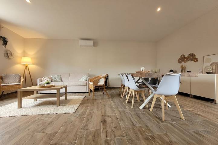 Gîte pour 7 personnes, avec terrasse ainsi que jacuzzi et jardin, animaux acceptés dans Millencourt-en-Ponthieu