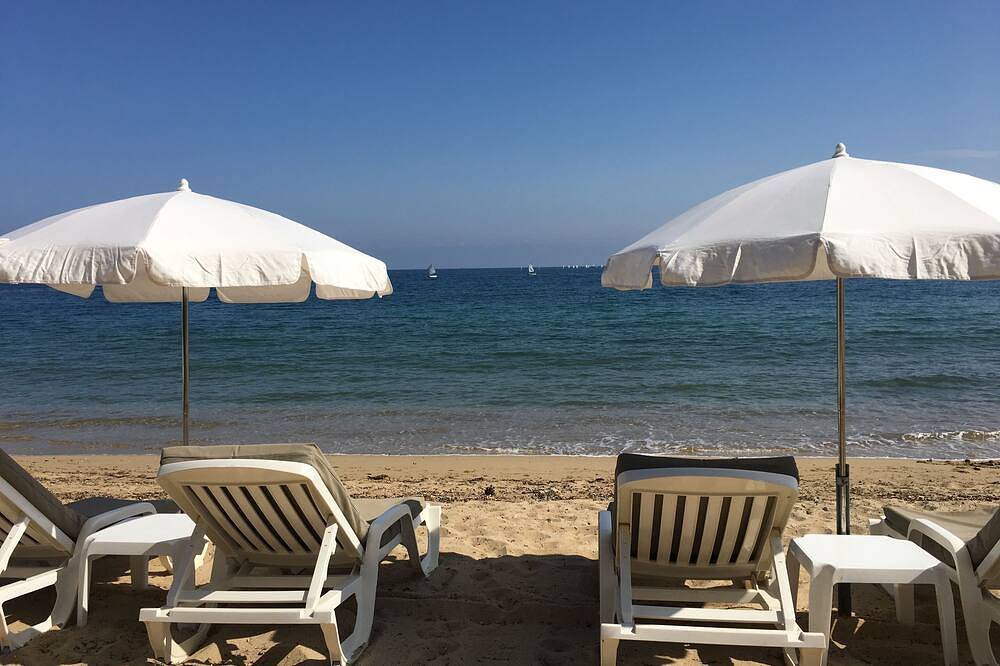 Côte d'Azur-Direkt am Wasser-Sandstrand-Les Issambres-Möblierte Touristenunterkunft 4 **** in Roquebrune-sur-Argens, Mittelmeerküste (Frankreich)