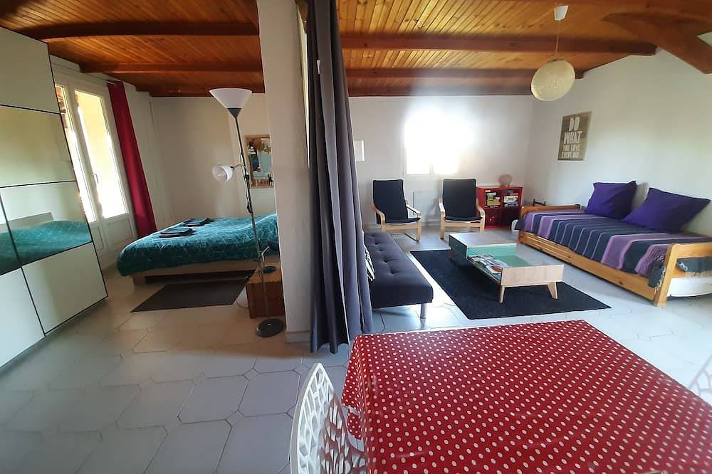 Ganze Wohnung, Apartment with large garden and parking, Uzès in Uzès, Nimes und Umgebung