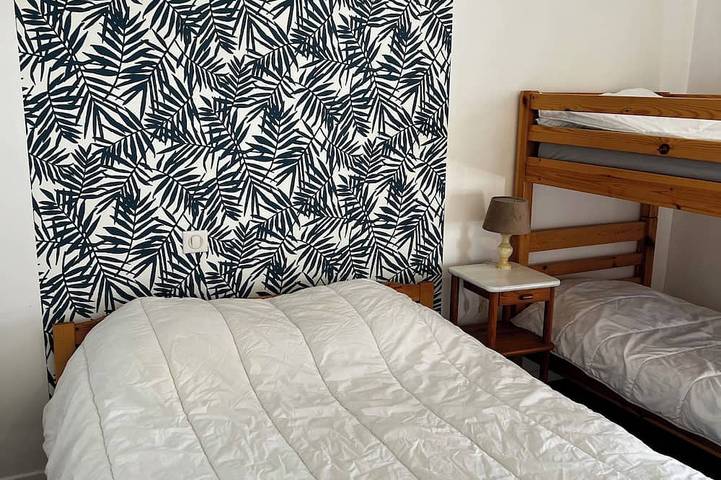Location de vacances pour 13 personnes, avec terrasse à La Réorthe - 3