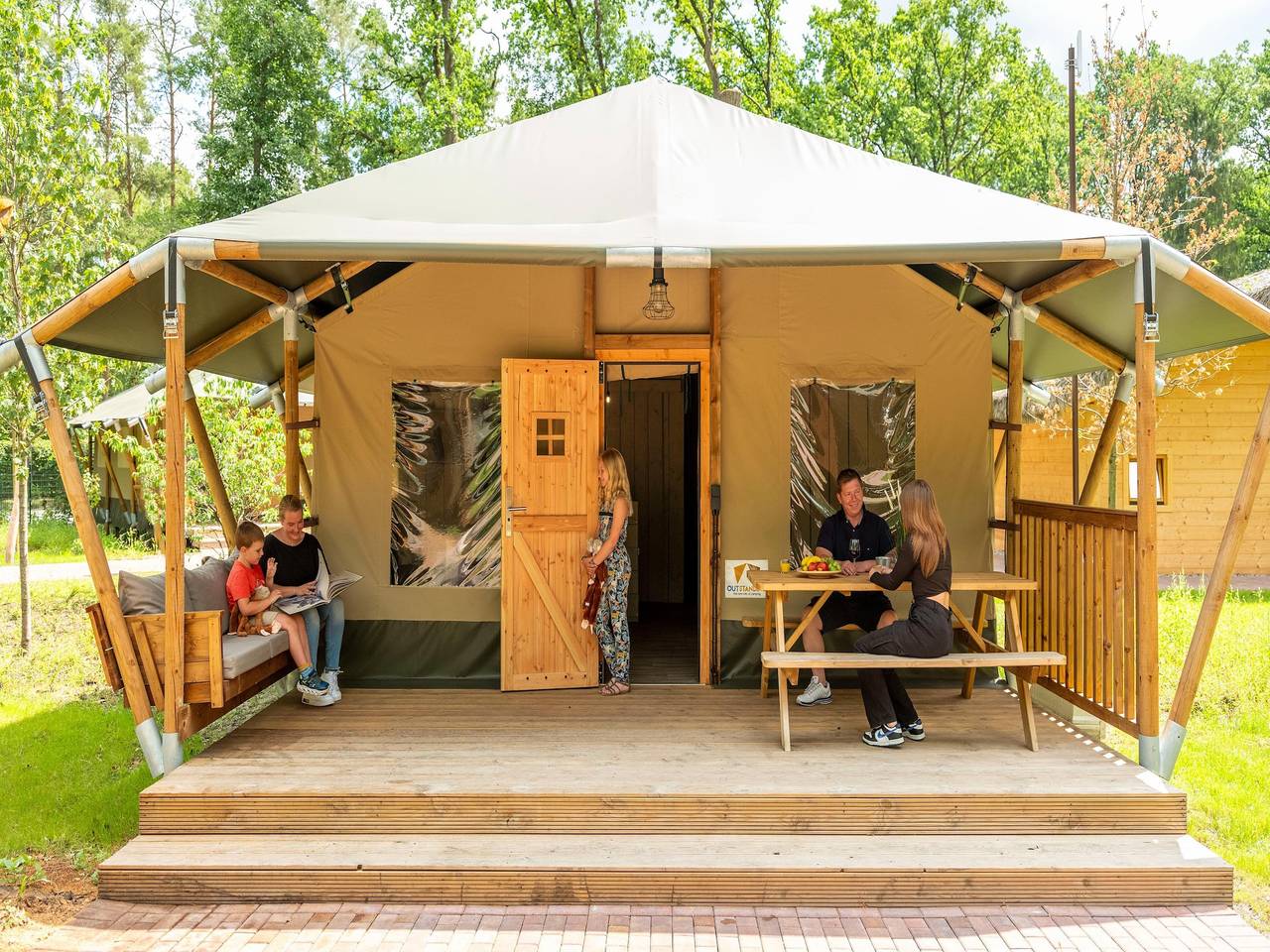 Luxuszelt im Serengeti Park in Hodenhagen, Aller-Leine-Tal